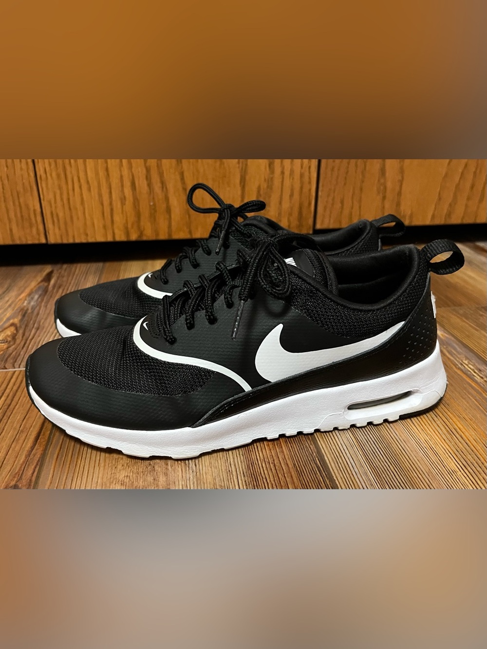 Women’s Nike Shoes. Size: 7.5